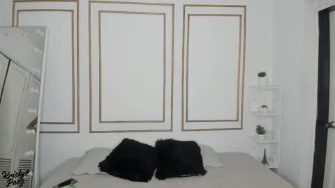 Cristina online show from December 2025 03:50:01 PM