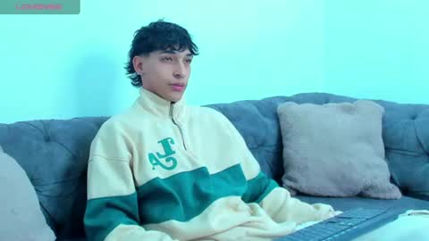 Snapshot of kroywave chatting on July 2026 03:17:02 AM Kroy Wave Muscle Tattoos Latino online show from July 2026 03:17:02 AM