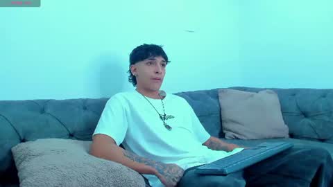 Snapshot of kroywave chatting on July 2026 03:31:02 AM Kroy Wave Muscle Tattoos Latino online show from July 2026 03:31:02 AM