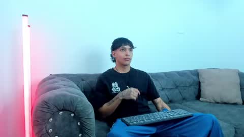 Snapshot of kroywave chatting on July 2026 03:12:01 AM Kroy Wave Muscle Tattoos Latino online show from July 2026 03:12:01 AM