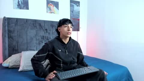 Snapshot of kroywave chatting on July 2026 03:24:02 AM Kroy Wave Muscle Tattoos Latino online show from July 2026 03:24:02 AM