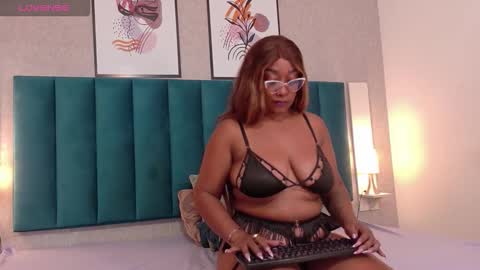 Snapshot of krystalross1 chatting on November 2025 07:52:02 PM Krystal Ross online show from November 2025 07:52:02 PM