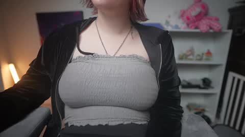 Snapshot of krystalsyxx chatting on March 2025 08:16:02 PM Krystal Syx online show from March 2025 08:16:02 PM