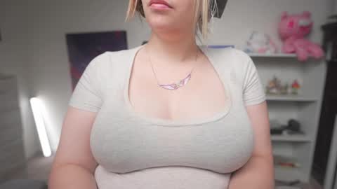 Snapshot of krystalsyxx chatting on October 2025 05:20:02 PM Krystal Syx online show from October 2025 05:20:02 PM