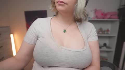 Krystal Syx online show from November 2025 07:24:01 PM