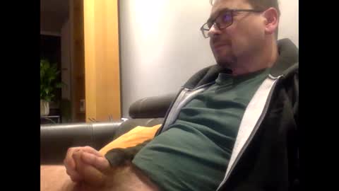 Snapshot of krzysztof1977 chatting on December 2024 10:18:01 PM krzysztof1977 online show from December 2024 10:18:01 PM