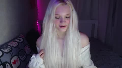 Emilia online show from March 2025 08:27:01 PM