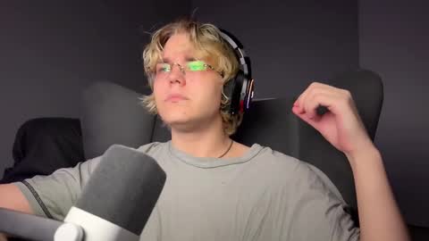 Snapshot of kulik_hoesos chatting on October 2025 09:27:01 PM Esdxr online show from October 2025 09:27:01 PM