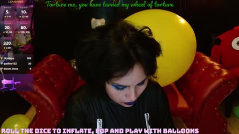 Snapshot of kureiji_fetish chatting on December 2024 10:49:01 AM Fetiche Woman online show from December 2024 10:49:01 AM