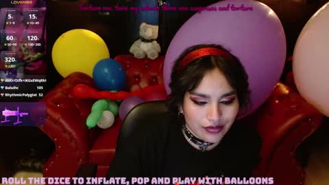 Snapshot of kureiji_fetish chatting on December 2024 09:06:02 AM Fetiche Woman online show from December 2024 09:06:02 AM