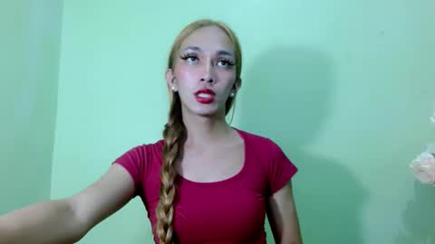 Snapshot of kween_romance chatting on December 2024 02:51:01 PM Kween online show from December 2024 02:51:01 PM