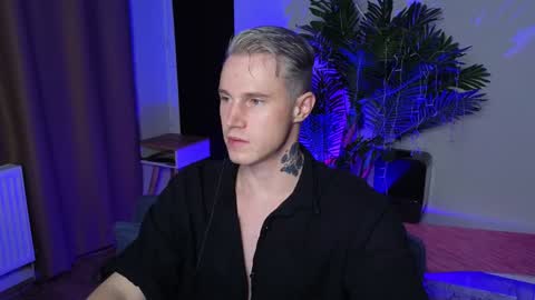 Snapshot of kyle_4u chatting on January 2025 05:33:02 PM Kyle online show from January 2025 05:33:02 PM