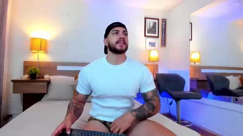 kylenorth_ online show from October 2025 01:52:01 PM