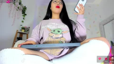 Snapshot of kylie_evans_18 chatting on January 2025 09:58:01 PM Kylie online show from January 2025 09:58:01 PM