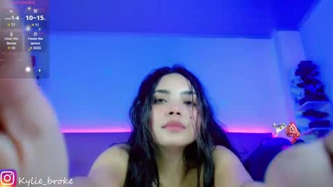 k ylie online show from February 2025 01:02:02 AM