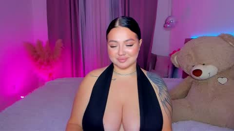 Kylie Lips online show from October 2025 06:41:02 PM