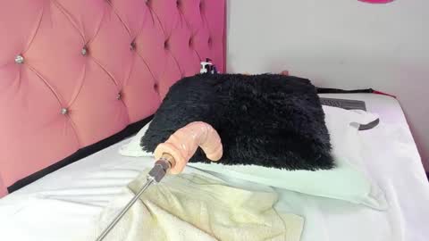 Snapshot of kylie_sttel chatting on March 2025 04:22:01 PM kylie Sttel online show from March 2025 04:22:01 PM