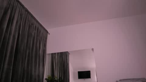 Kylie online show from November 2025 09:57:02 PM