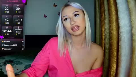 Snapshot of kylieoneadams chatting on October 2025 12:44:01 AM kylie online show from October 2025 12:44:01 AM