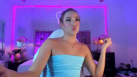 Kylie online show from November 2025 04:44:02 AM