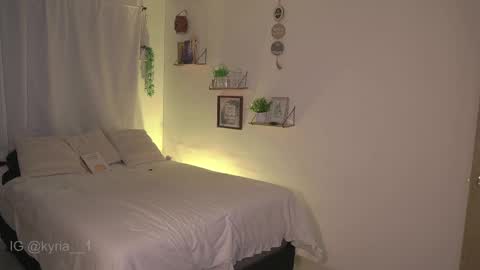 schedule 300 pm - 1100pm colombia time online show from February 2025 01:22:01 AM