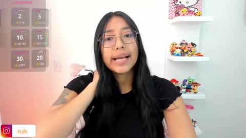 Snapshot of kyy_isa chatting on September 2025 04:45:01 AM IG  online show from September 2025 04:45:01 AM