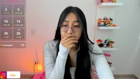 Snapshot of kyy_isa chatting on September 2025 05:02:02 PM IG  online show from September 2025 05:02:02 PM