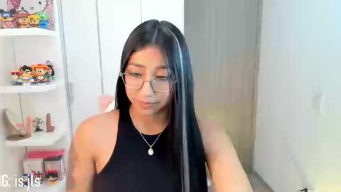 Snapshot of kyy_isa chatting on September 2025 04:15:01 AM IG  online show from September 2025 04:15:01 AM