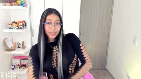 Snapshot of kyy_isa chatting on October 2025 03:14:02 AM IG  online show from October 2025 03:14:02 AM