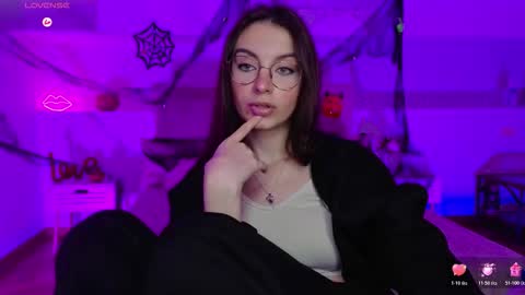 Margo  online show from October 2025 08:44:02 PM