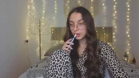 Margo  online show from December 2025 02:32:02 PM