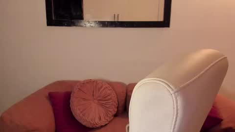 Jazmin online show from November 2025 03:38:02 AM