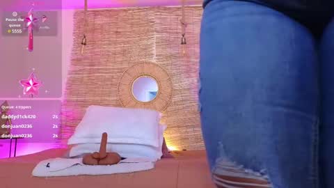 Cris  online show from March 2025 11:51:01 AM