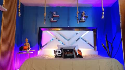 Cris  online show from October 2025 11:40:02 AM