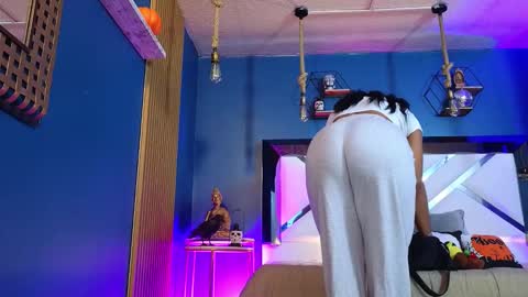 Cris  online show from October 2025 11:52:01 AM