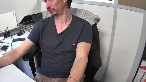 labelette007 online show from December 2024 01:45:02 PM