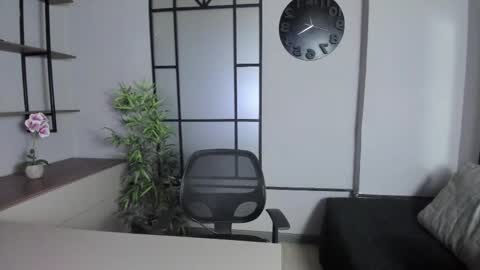 labrinthteasing online show from February 2026 02:27:02 PM