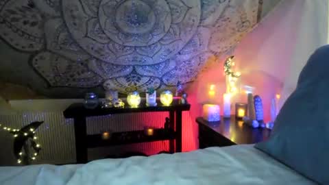 Lacey online show from July 2026 03:45:02 AM