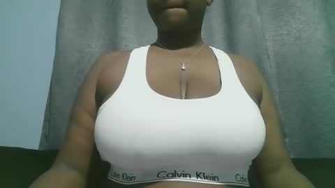 Snapshot of lady_dearra chatting on September 2025 02:11:01 AM lady_dearra online show from September 2025 02:11:01 AM