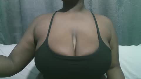 Snapshot of lady_dearra chatting on September 2025 04:14:02 AM lady_dearra online show from September 2025 04:14:02 AM