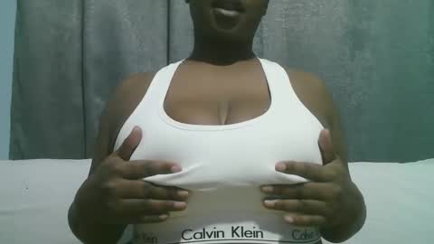 Snapshot of lady_dearra chatting on September 2025 02:26:02 AM lady_dearra online show from September 2025 02:26:02 AM