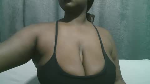 Snapshot of lady_dearra chatting on September 2025 02:27:01 AM lady_dearra online show from September 2025 02:27:01 AM