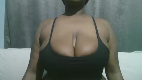 Snapshot of lady_dearra chatting on September 2025 04:40:02 AM lady_dearra online show from September 2025 04:40:02 AM