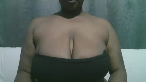 Snapshot of lady_dearra chatting on October 2025 03:14:02 AM lady_dearra online show from October 2025 03:14:02 AM