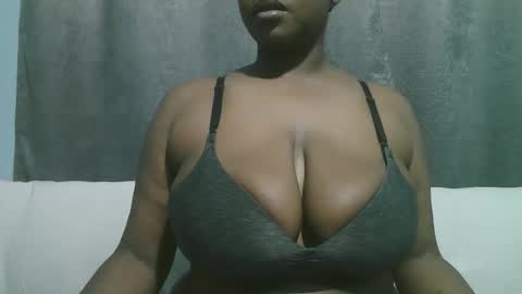 Snapshot of lady_dearra chatting on October 2025 03:49:02 AM lady_dearra online show from October 2025 03:49:02 AM
