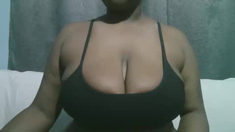 Snapshot of lady_dearra chatting on October 2025 04:01:02 AM lady_dearra online show from October 2025 04:01:02 AM