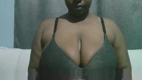 Snapshot of lady_dearra chatting on October 2025 04:13:02 AM lady_dearra online show from October 2025 04:13:02 AM