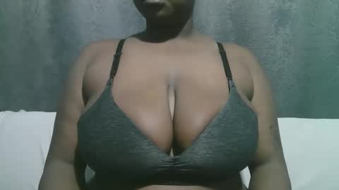 Snapshot of lady_dearra chatting on October 2025 02:12:02 AM lady_dearra online show from October 2025 02:12:02 AM