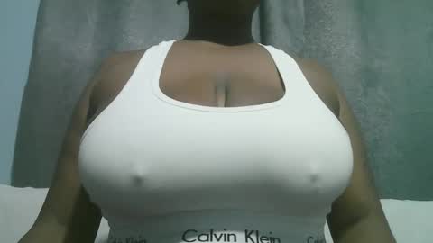 Snapshot of lady_dearra chatting on October 2025 03:18:01 AM lady_dearra online show from October 2025 03:18:01 AM