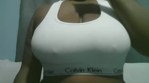 Snapshot of lady_dearra chatting on October 2025 03:28:02 AM lady_dearra online show from October 2025 03:28:02 AM